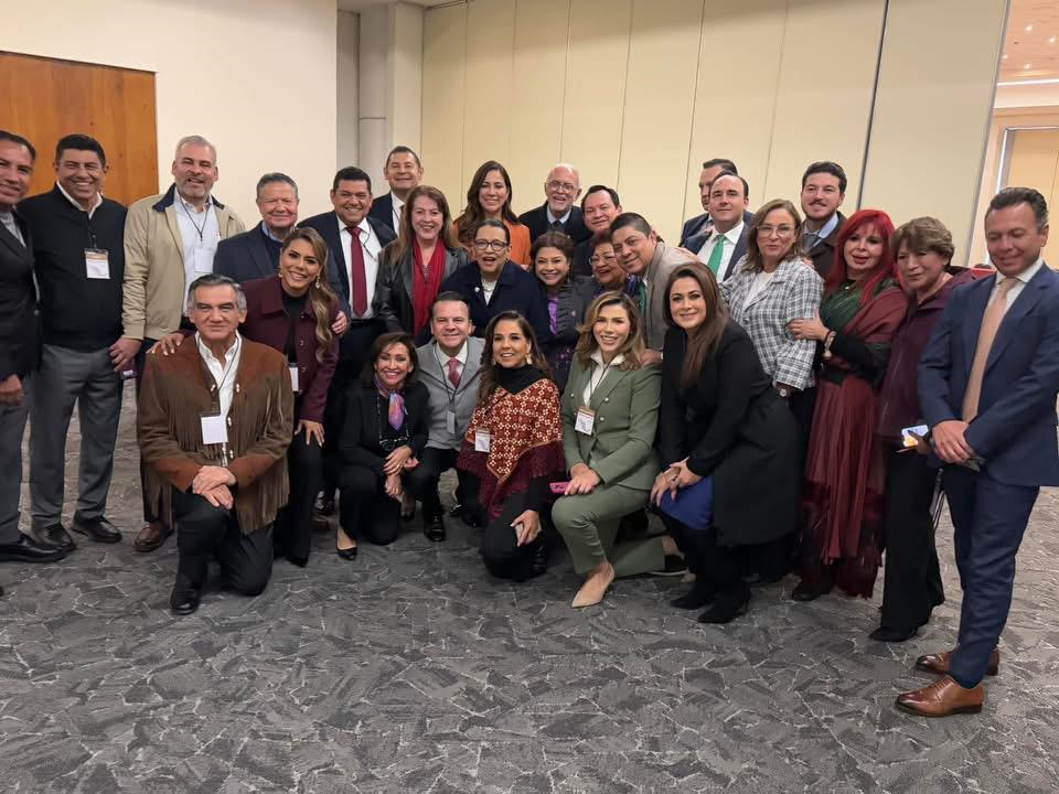 Américo, alcaldes y alcaldesas, participan en reunión con la presidenta Claudia Sheinbaum